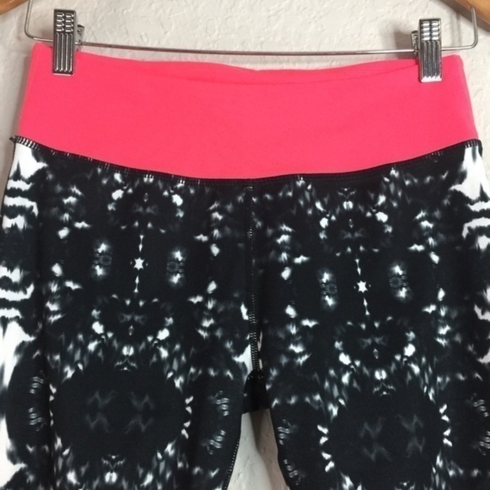 FABLETICS Rio Run Capri - Picture 2 of 14